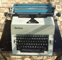 Régi Optima írógép (mechanikus)