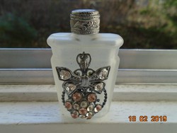 Parfümös opál üveg díszes fém kupakkal ,rátétes fém és köves pillangóval PARIS ELITE