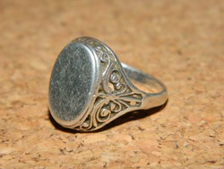 Ezüst pecsét gyűrű.