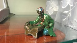 Remek  bronz szobor Koránt olvasó arab 5,5x5,5  cm
