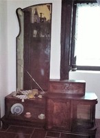 Antik fésülködő,toalett szekrény,csiszolt tükrös,vitrines,fiókos intarziás
