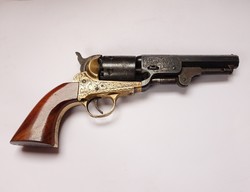 Pietta 1851 cal.36 Black powder revolver replika.