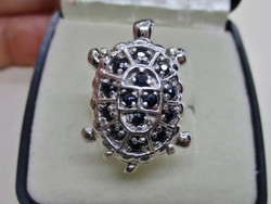 Szépséges ezüst gyűrű nagyon sötétkék valódi zafírokkal