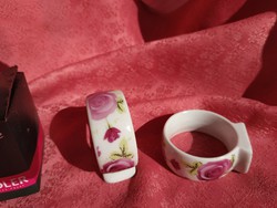 Rózsás porcelán szalvétagyűrű pár