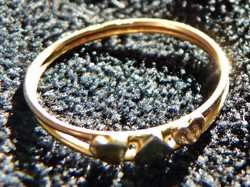 Eladó háromszínű szivecskés arany női gyűrű