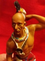 Gyönyörű kidolgozású és festésű Észak-amerikai indián harcos szobra  a képek szerint 22 cm