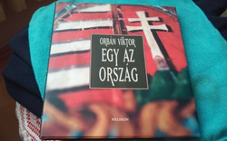 Orbán Viktor által dedikált könyv