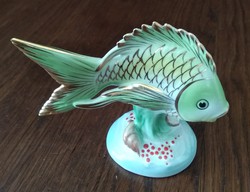 Régi, jelzett, magyar porcelán figura (arany-zöld színű hal) eladó