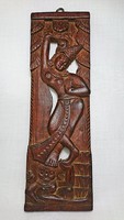Különleges indiai fából faragott indiai jellegzetes női alakot ábrázoló fali dísz tárgy.