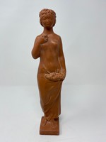 Terrakotta női szobor
