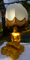 Meditáló yógi lámpa lámpaernyővel 
