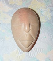 Faragott afrikai fej ( márvány)