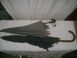 Két darab régi esernyő - sérültek - kreatív újragondolásra