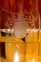 Antik címeres csiszolt üveg pohár