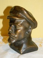 Bronz Lenin mell szobor.