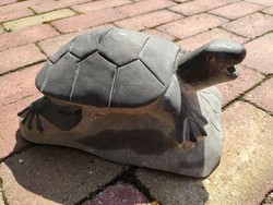Valódi kő, keleti vízköpő teknős!