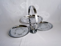 Különleges összecsukható 3 tálcás ezüst színű fém sütemény kínáló asztalközép rózsa mintával