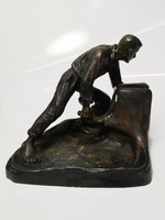 Szecessziós bécsi bronz figurális gyufatartó (04330)