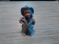 Kislány kék ruhában porcelán figura.