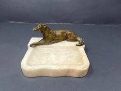 Asztali márvány névjegykártyatartó bronz kutyával  