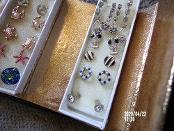 Szenzációs fülbevalók arany dobozkában (12 pár)