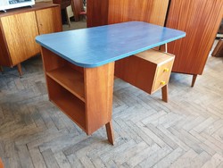 Retro régi íróasztal asztal