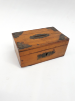 Patinás veretes persely dobozka - pénzgyűjtő doboz - fa doboz