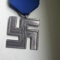 Náci SS kitüntetés,kék szalagon.