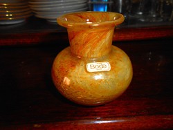 Kosta & Boda szignált különleges svéd üveg kisméretű váza