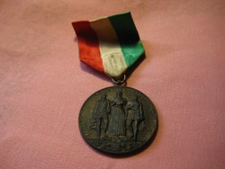 Mdeos 1867 - 1942. Award