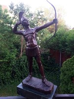 Harcos férfi - bronz szobor