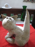 Pirogránit  macska  , egyik füla vége  , picit  sérült  , 23 x 31 cm  ,jelzett 