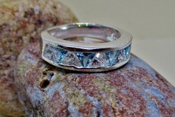 Szépséges ezüst gyűrű akvamarin  kövekkel