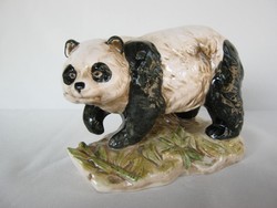 Jelzett porcelán panda maci