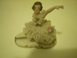 Régi porcelán csipke ruhás balerina  jelzéssel 