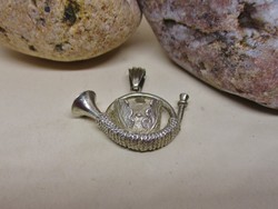Különleges antik vadászkürtös ezüstmedál