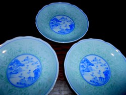 3 db  keleti mintás szeladon (celadon) mázas kézi festéssel  porcelán tányér 1800 ft/db-