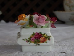 ROYAL ALBERT " Old Country Roses " Angol porcelán rózsás asztali dísz 