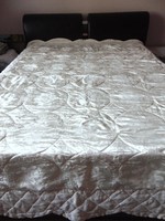 Krém selyem steppelt ágytakaró 