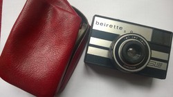 Retro Beirette fényképezőgép bőrtokkal 