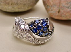 Beautiful stone ring silver plated