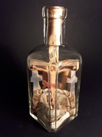 Antik vallási türelemüveg 1949 - ből  részletesen kidolgozott  Jézus a keresztfán türelem üveg