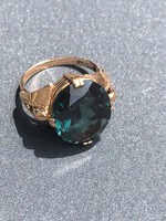 Antik 14 k arany gyűrű nagy zöld kővel