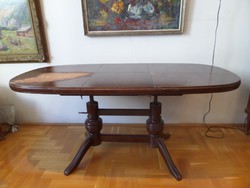 Practical, extendable oval neo-baroque table
