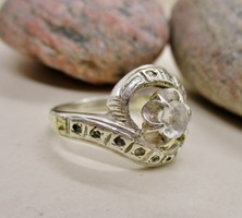 Szép régi ezüstgyűrű antik foglalatos kővel,markazitokkal