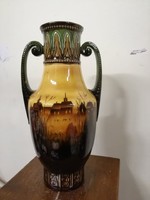 Amfora forma kerámia  váza. Kézzel festve barna színű máz. Taj kép  díszek.  L-19