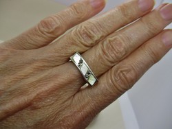 Szépséges iparművész  gyöngyházas markazitos ezüstgyűrű 