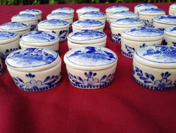 Már csak 10 db! Kézzel festett holland Delft blue porcelán szelence ékszertartó doboz Ft/db