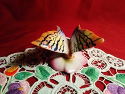 Vitr. Hollóházi porcelán pillangó gyönyörű festéssel 6,5x5 cm 