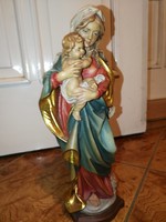 Mária a kiss Jézus szobor szépen festett! Szerintem műgyanta anyagú, fa hatás! Mesteri! 